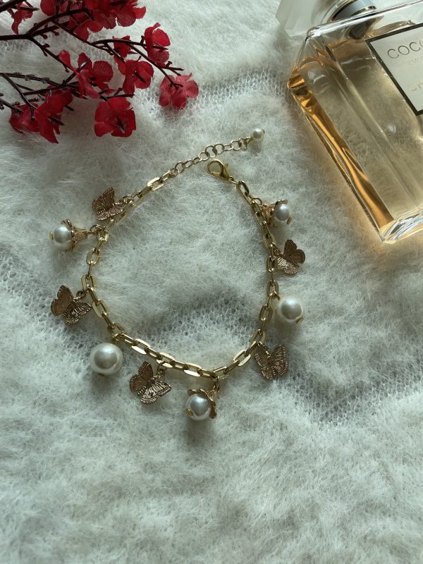 Pearl Flutter Bracelet